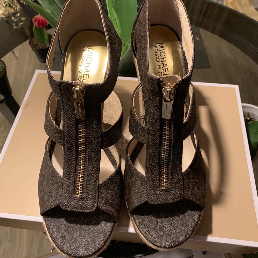 Michael Kors Wedges - Picture 2 of 6